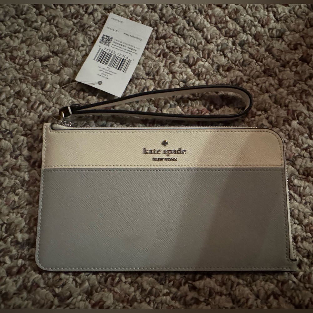BNWT Kate Spade Platinum and Cream color block Wristlet